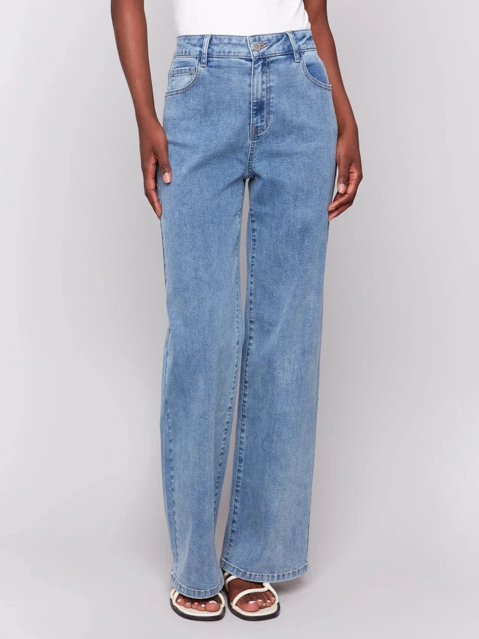 cwb-chloe-wide-leg-jeans-bleu-pale-lt-blue-7-c5630j140_960x_crop_center_9b3633bf-8623-43c0-8b72-c9e15a2b5102_1800x1800.jpg